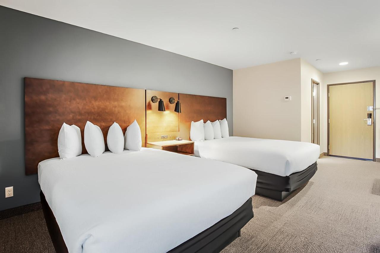 Hotel Third Street 3*